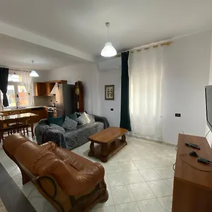 apartment-in-center-of-tirana-with-2-rooms.hotels-in-tirana.com/
